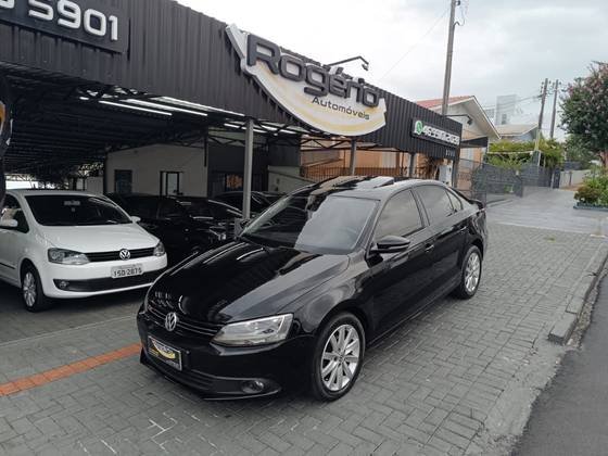 VOLKSWAGEN JETTA 2.0 COMFORTLINE FLEX 4P TIPTRONIC